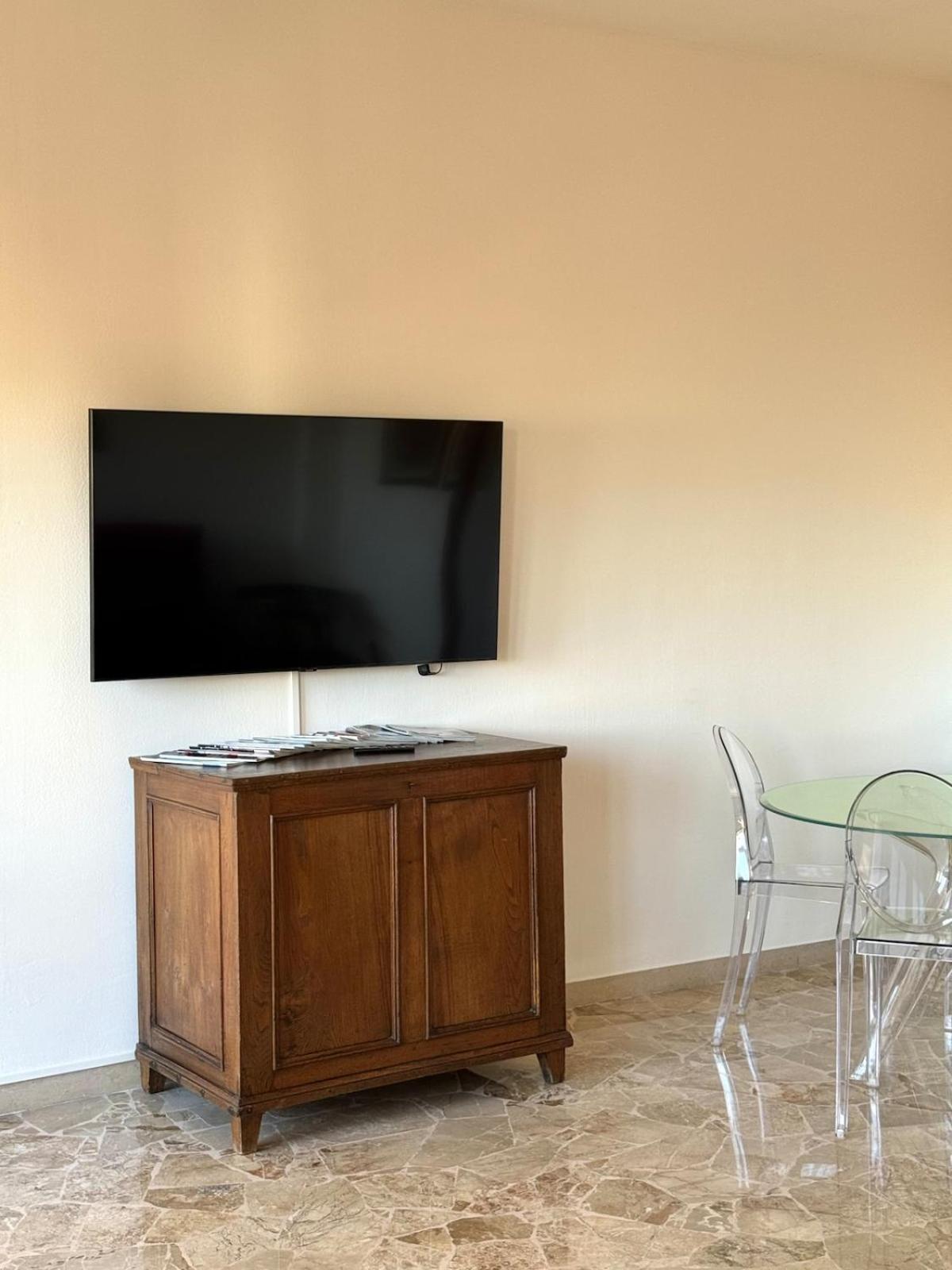 Giuliana Apartment